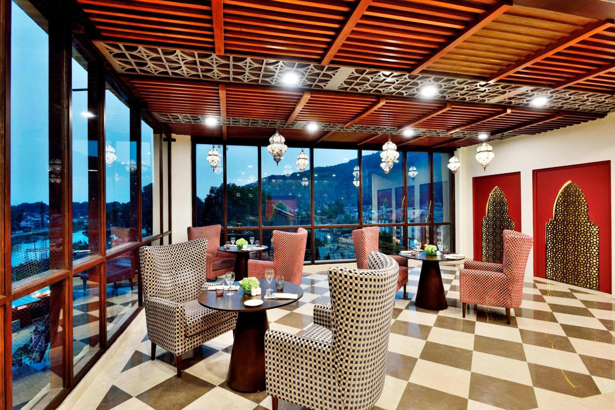 Four Points By Sheraton Srinagar Kültér fotó